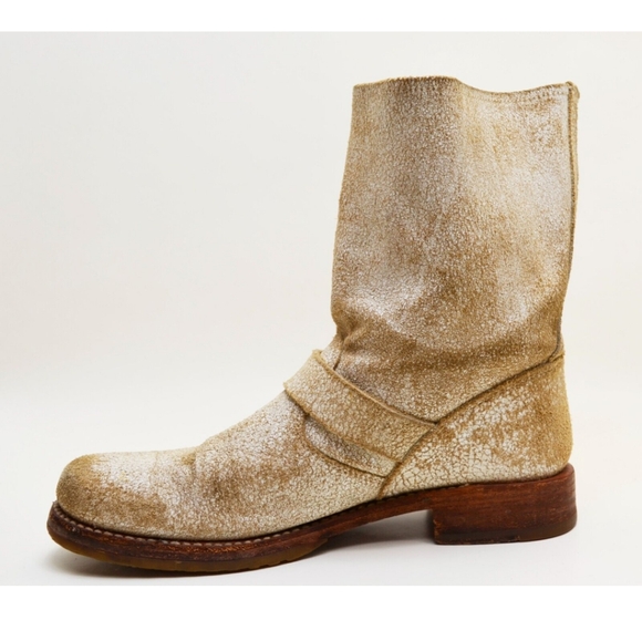 Frye Veronica Short Distressed Crackled Leather Antiqued Engineer Boots - Picture 5 of 11